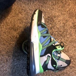 Nike 270’s